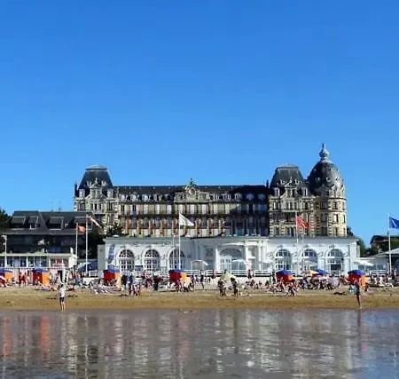 L'aube - Maison Pour 8 à Casa de hóspedes Houlgate
