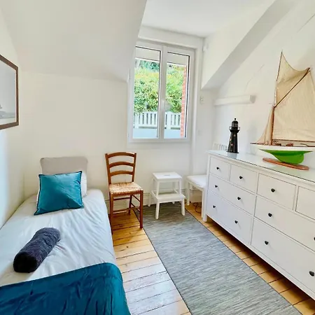 L'aube - Maison Pour 8 à Casa de hóspedes 4*