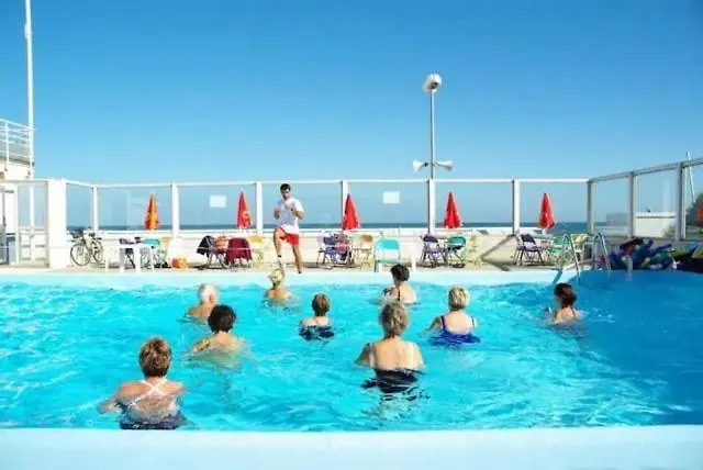 Pensionat L'aube - Maison Pour 8 A 4*